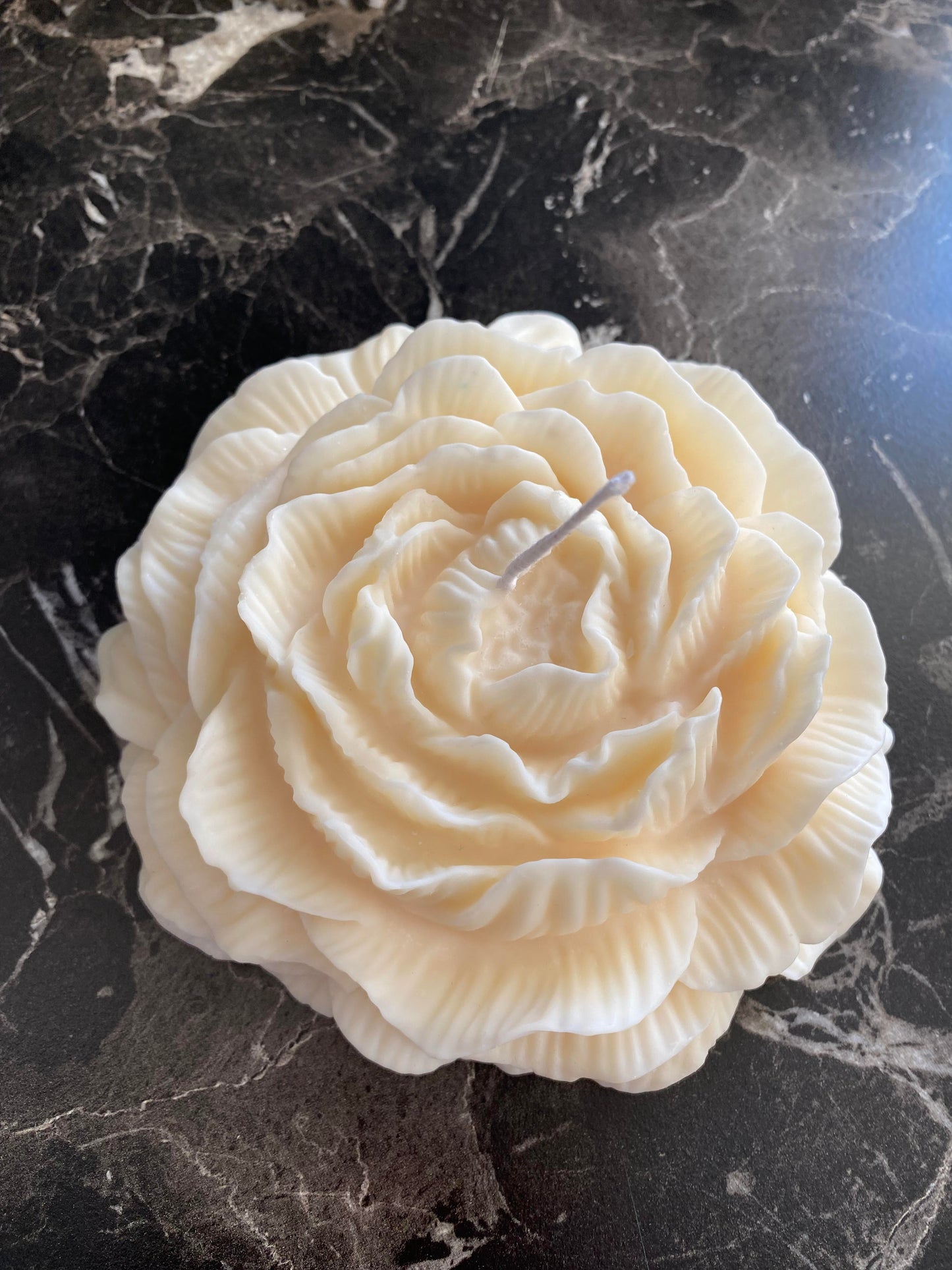 Large peony candle